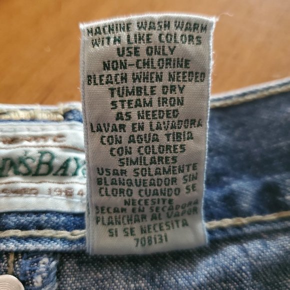 St. John's Bay Medium Wash Cuffed Denim Shorts Sz 16 - Picture 7 of 7